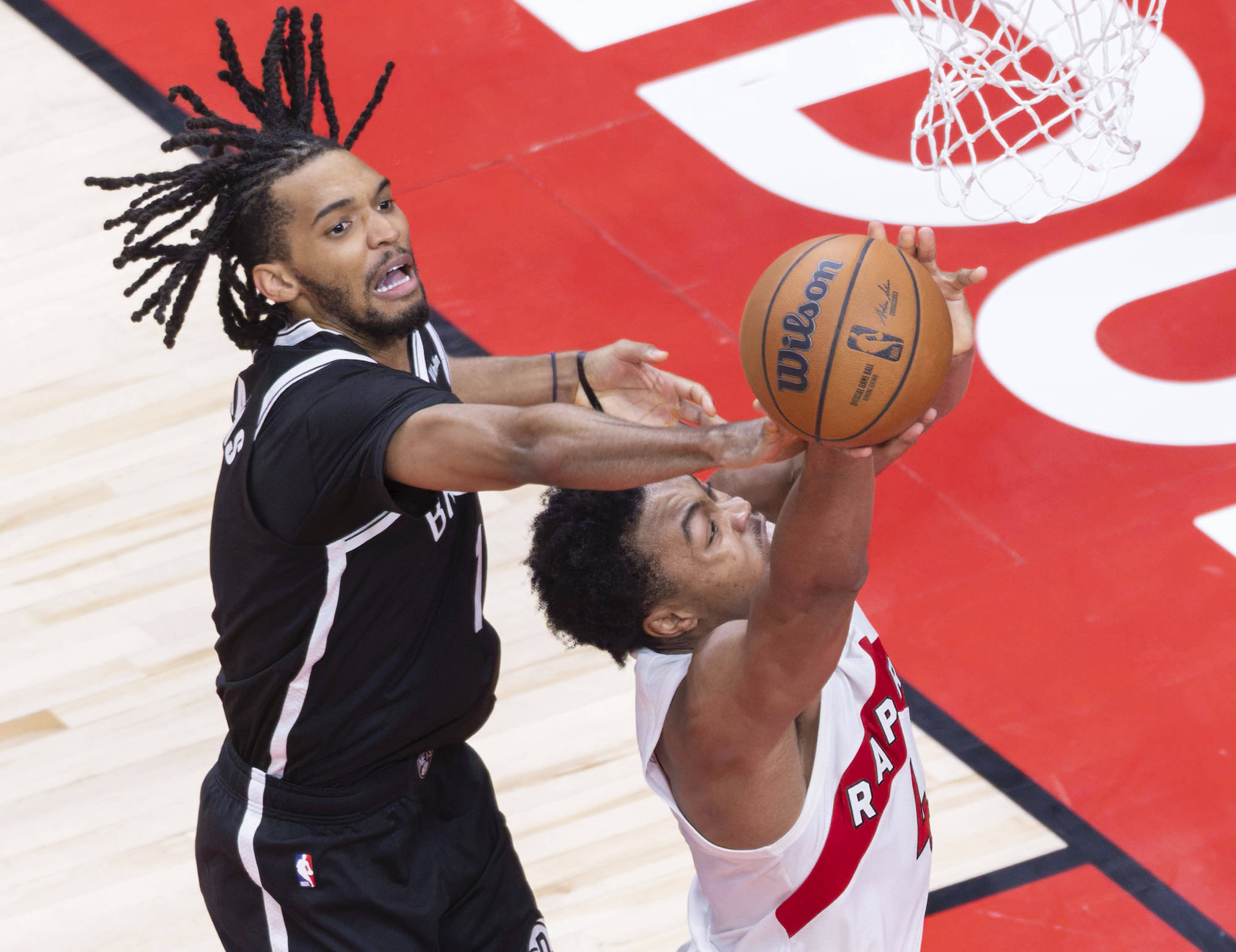 关于转折点！多伦多猛龙再遭质疑，NBA常规赛窗口期攻防权衡，压力陡增，年轻球员得到机会的信息