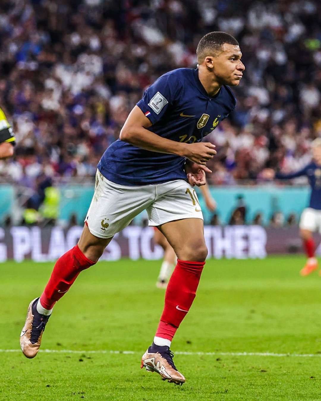 姆巴佩回归赛场,突破纪录首场状态亮眼,G2观众沸腾!的简单介绍 姆巴佩回归赛场,突破纪录首场状态亮眼,G2观众沸腾!的简单介绍